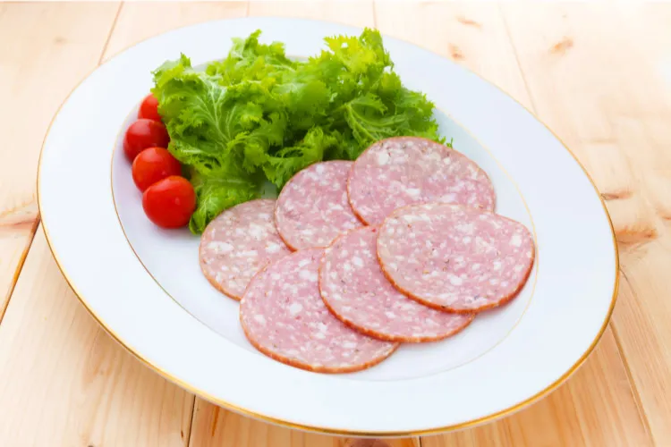 ポークサラミ　盛り付け例