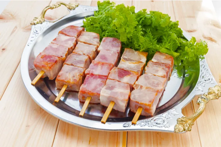 ハムステーキ（串）　盛り付け例