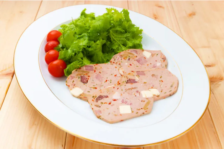 ピザケーゼ　盛り付け例