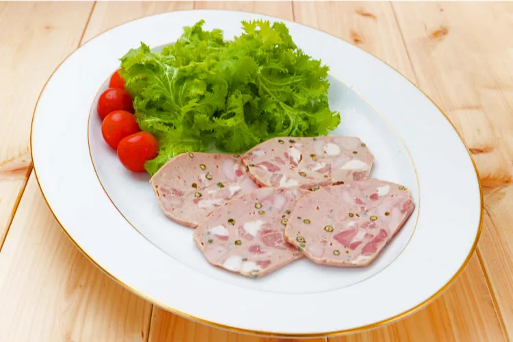 豚ペッパーケーゼ　盛り付け例